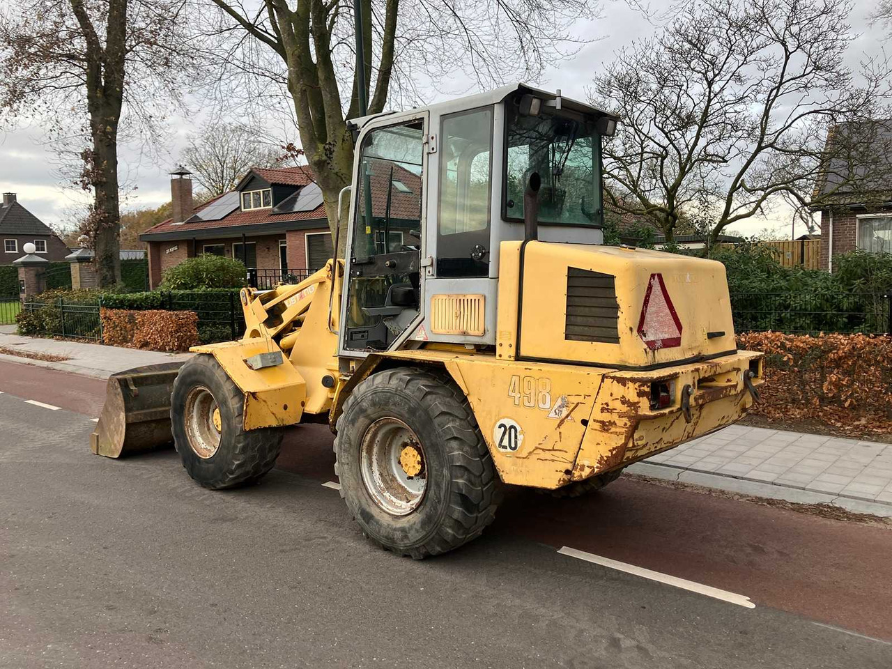 GEHL EUROPE - 2006 - KL498 - SHOVEL - Chargeuse sur pneus: photos 3 GEHL EUROPE - 2006 - KL498 - SHOVEL - Chargeuse sur pneus: photos 3