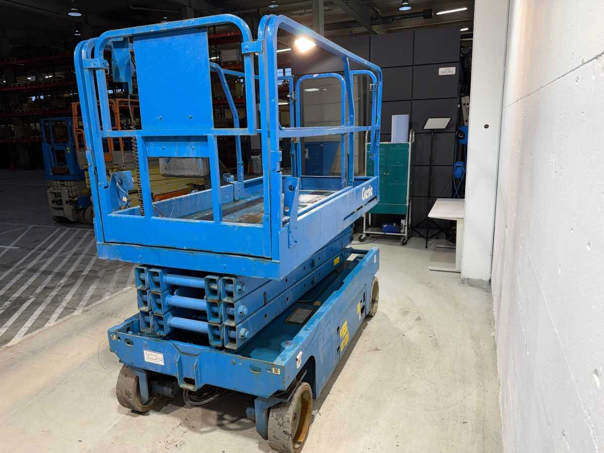 GENIE - 2006 - GS-2646 - AERIAL PLATFORM - Nacelle: photos 4 GENIE - 2006 - GS-2646 - AERIAL PLATFORM - Nacelle: photos 4