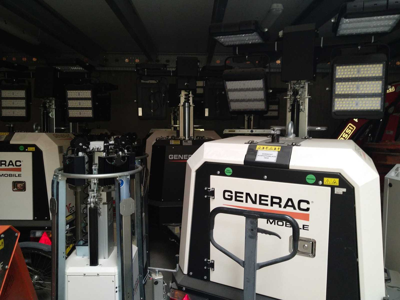 Generac V20 - Mat d'éclairage: photos 2 Generac V20 - Mat d'éclairage: photos 2