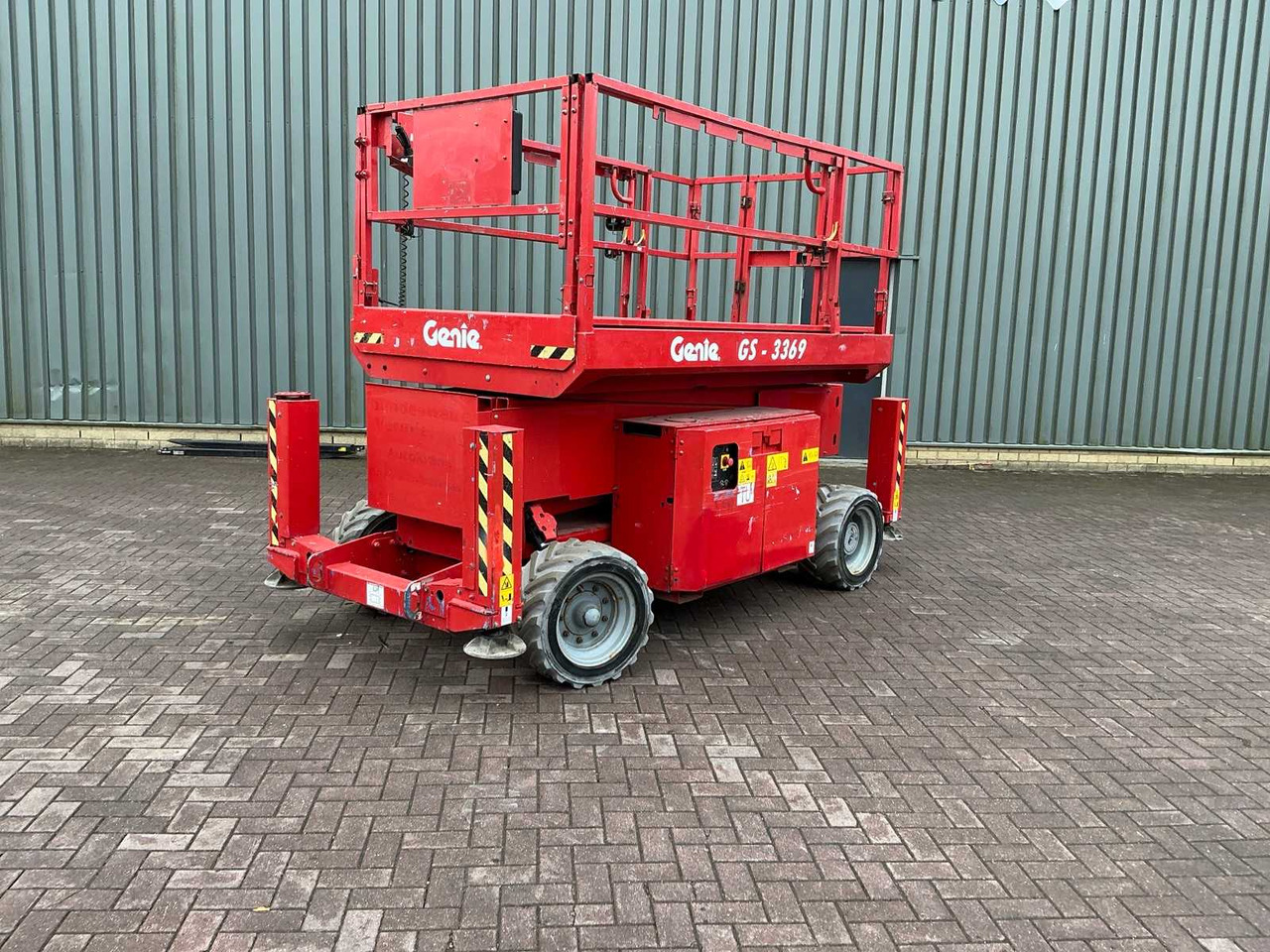 Genie GS-3369 - Nacelle: photos 5 Genie GS-3369 - Nacelle: photos 5