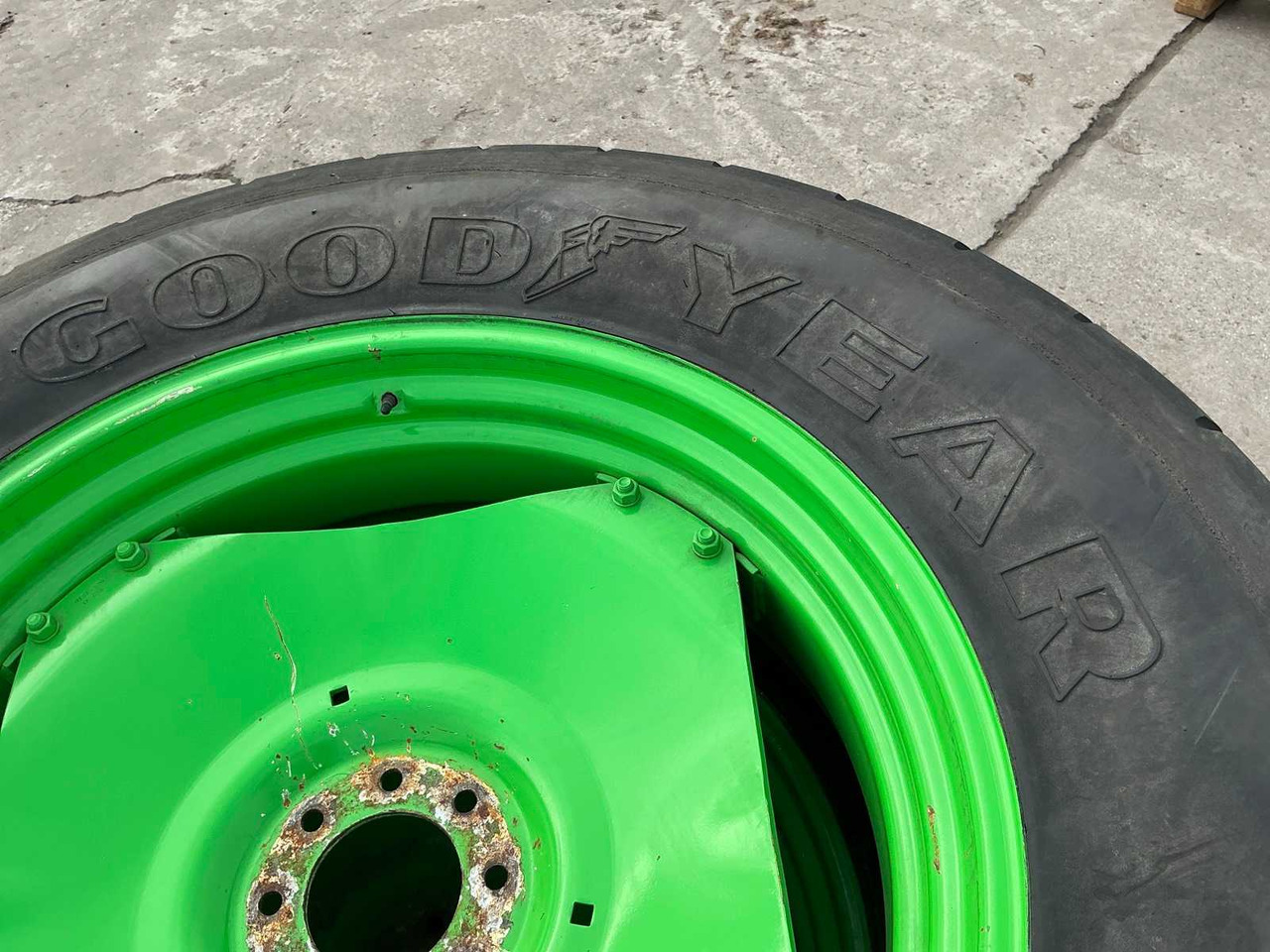 Pneus et jantes pour Tracteur agricole Good Year Super Traction Radial: photos 11 Pneus et jantes pour Tracteur agricole Good Year Super Traction Radial: photos 11