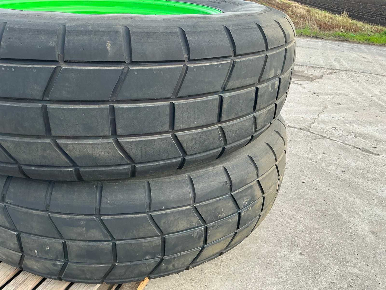 Pneus et jantes pour Tracteur agricole Good Year Super Traction Radial: photos 6 Pneus et jantes pour Tracteur agricole Good Year Super Traction Radial: photos 6