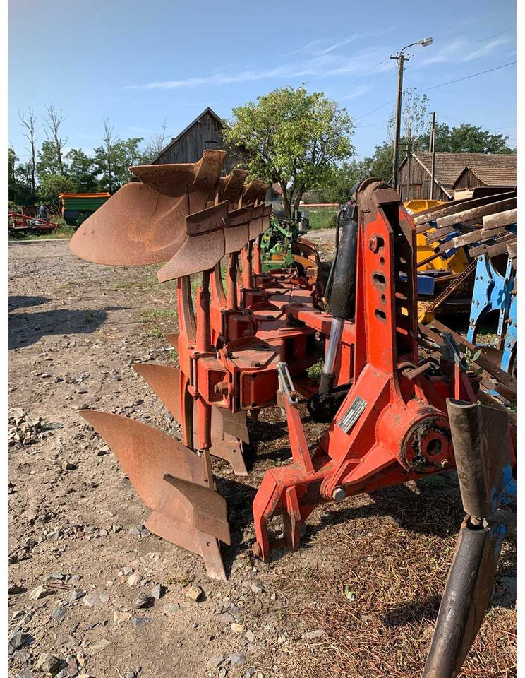 Gregoire Besson  - Charrue: photos 5 Gregoire Besson  - Charrue: photos 5