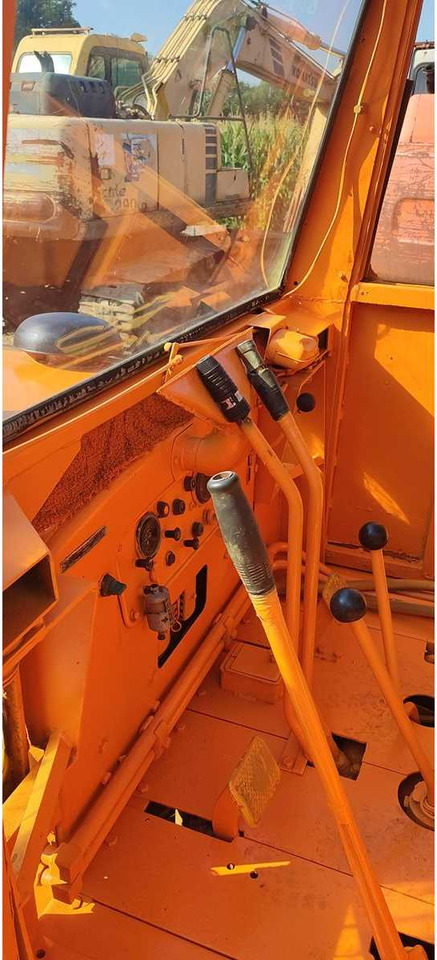 HANOMAG - Pelle sur chenille: photos 4 HANOMAG - Pelle sur chenille: photos 4