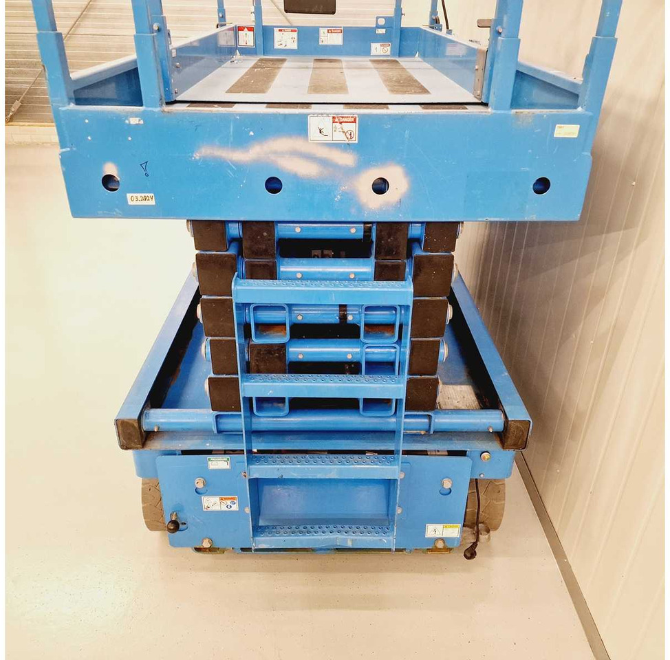 Haulotte Compact 14 - Nacelle: photos 4 Haulotte Compact 14 - Nacelle: photos 4