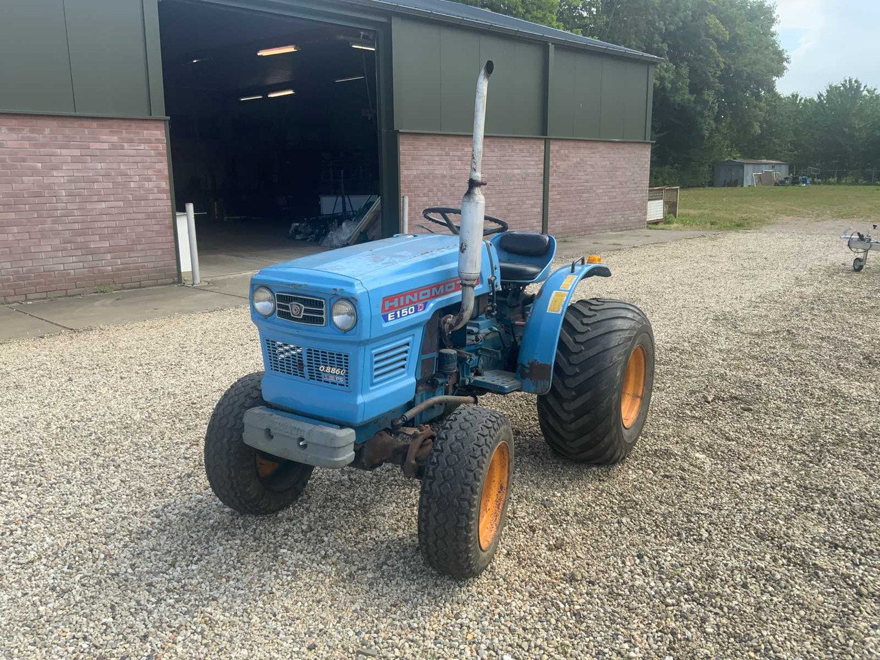 Hinomoto E150D - Micro tracteur: photos 1 Hinomoto E150D - Micro tracteur: photos 1