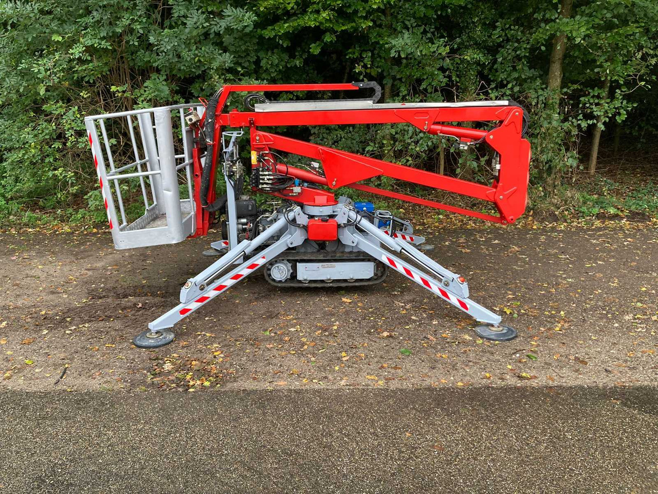 Hinowa Picchio 1050 - Nacelle: photos 4 Hinowa Picchio 1050 - Nacelle: photos 4