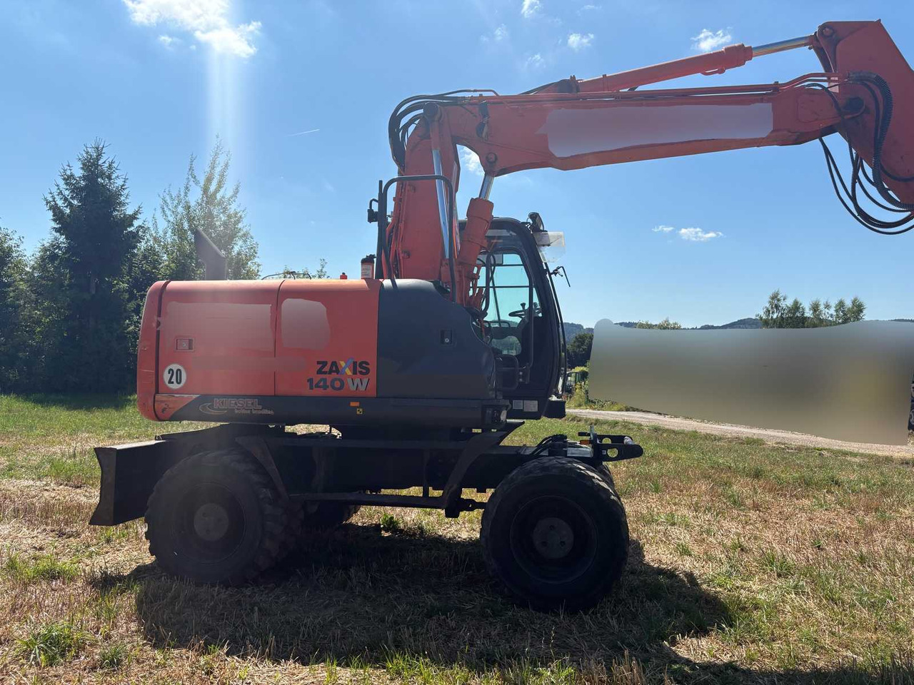 Hitachi ZAXIS 140W-5B - Pelle sur pneus: photos 5 Hitachi ZAXIS 140W-5B - Pelle sur pneus: photos 5