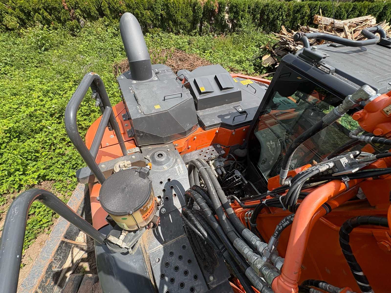 Pelle sur chenille Hitachi ZX135 US-6: photos 11