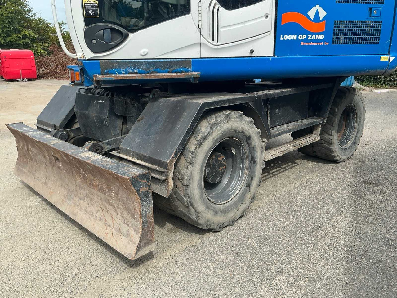 Hitachi ZX140W-3 - Pelle sur pneus: photos 5 Hitachi ZX140W-3 - Pelle sur pneus: photos 5