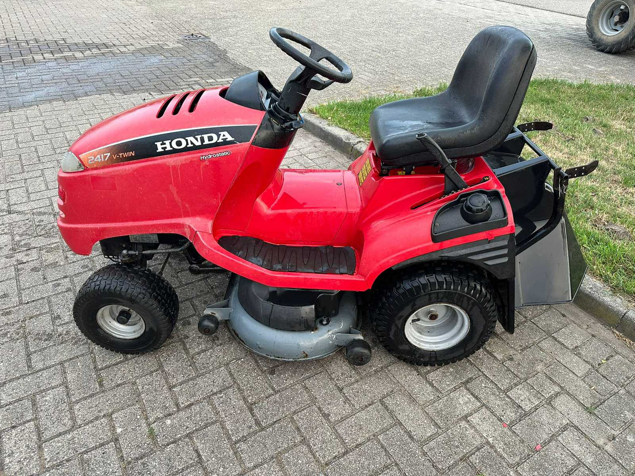 Honda 2417 - Motofaucheuse: photos 4 Honda 2417 - Motofaucheuse: photos 4
