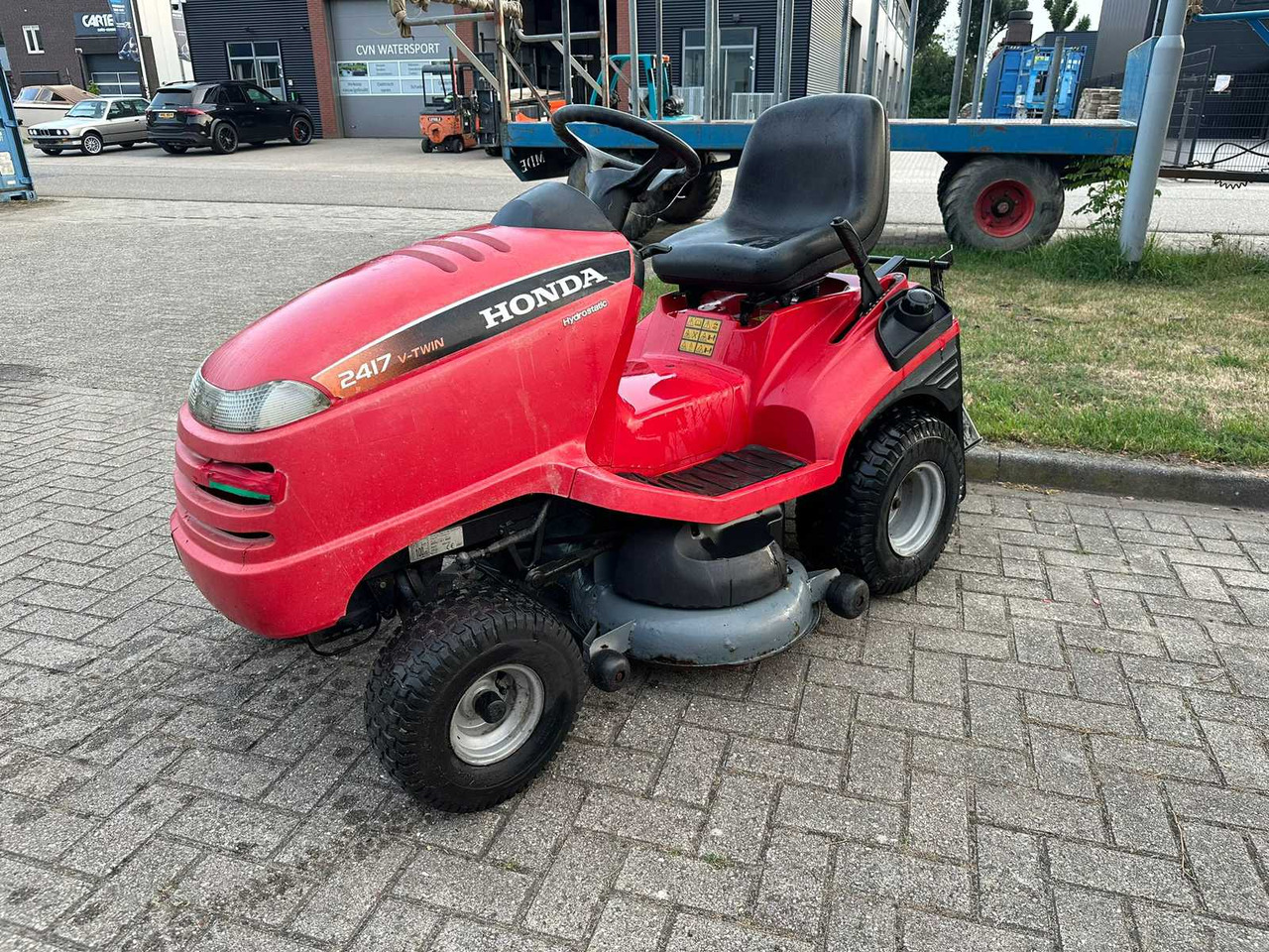 Honda 2417 - Motofaucheuse: photos 2 Honda 2417 - Motofaucheuse: photos 2