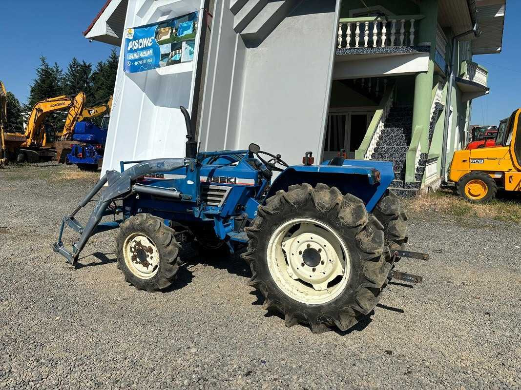 ISEKI 4-WHEEL DRIVE TRACTOR - Tracteur agricole: photos 2 ISEKI 4-WHEEL DRIVE TRACTOR - Tracteur agricole: photos 2