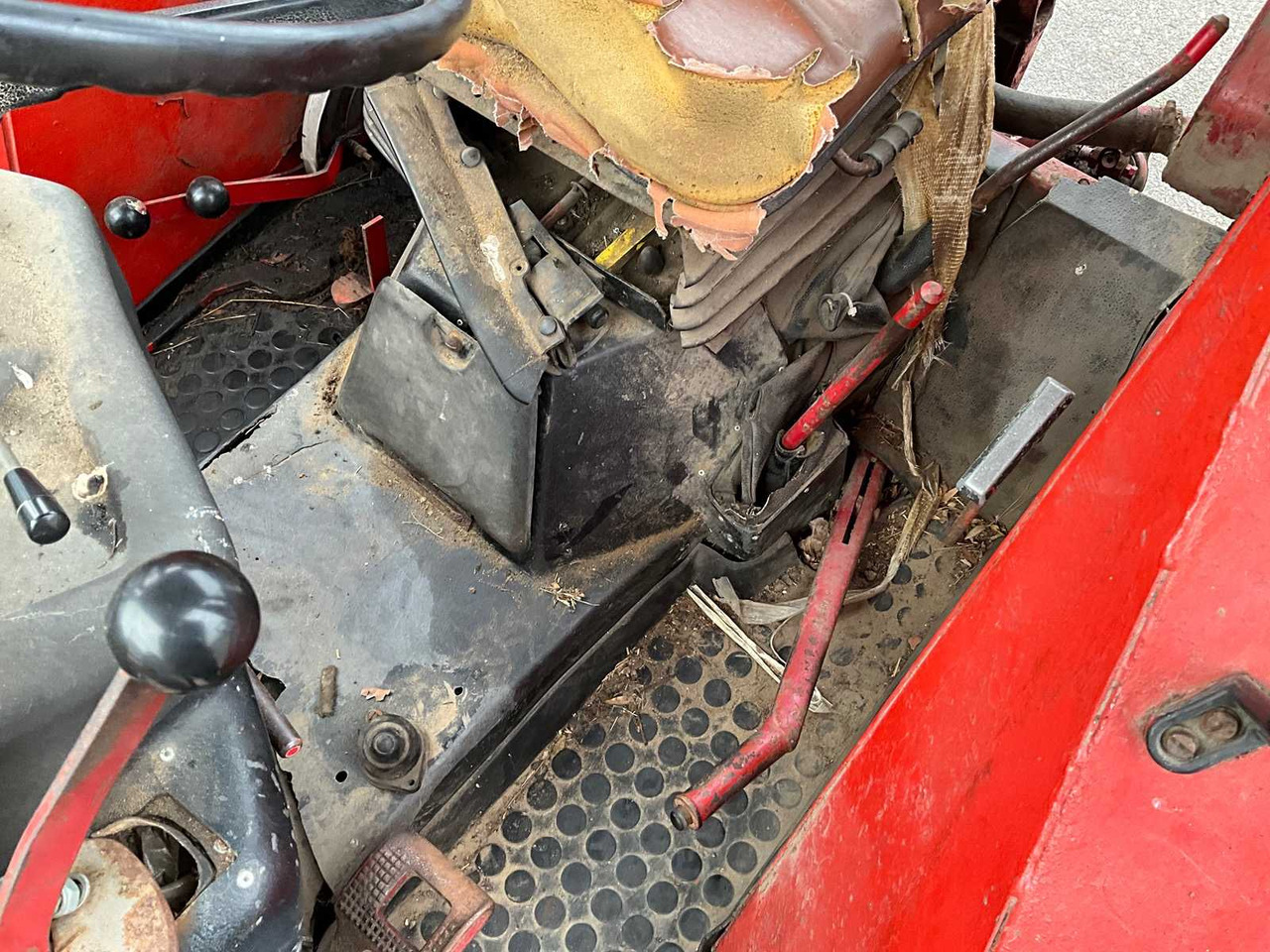 Tracteur agricole International 844AS: photos 27 Tracteur agricole International 844AS: photos 27