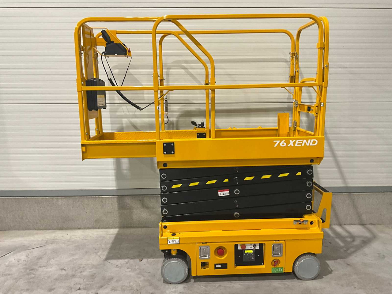 JD Equipment 76XEN - Nacelle: photos 4 JD Equipment 76XEN - Nacelle: photos 4
