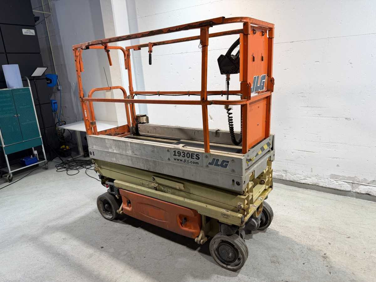 JLG - 2011 - 1930ES - AERIAL PLATFORM - Nacelle: photos 2 JLG - 2011 - 1930ES - AERIAL PLATFORM - Nacelle: photos 2