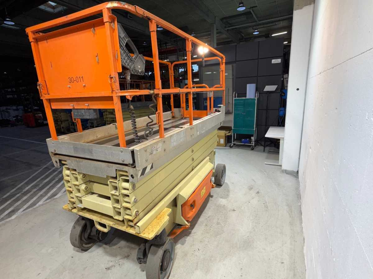 JLG - 2012 - 3246ES - AERIAL PLATFORM - Nacelle: photos 4 JLG - 2012 - 3246ES - AERIAL PLATFORM - Nacelle: photos 4