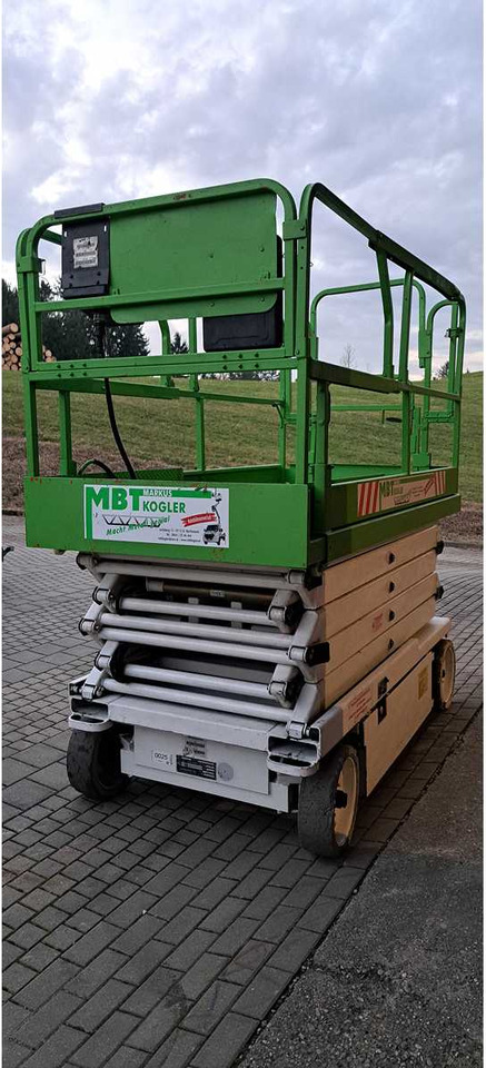 JLG - 3246 - 2000 - AERIAL WORK PLATFORM - Nacelle: photos 4 JLG - 3246 - 2000 - AERIAL WORK PLATFORM - Nacelle: photos 4