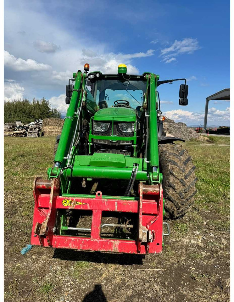 JOHN DEERE 6155R - Tracteur agricole: photos 3 JOHN DEERE 6155R - Tracteur agricole: photos 3