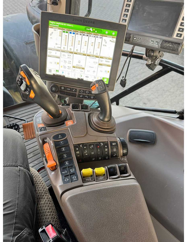 JOHN DEERE 6R 250 - E18 - Tracteur agricole: photos 4 JOHN DEERE 6R 250 - E18 - Tracteur agricole: photos 4