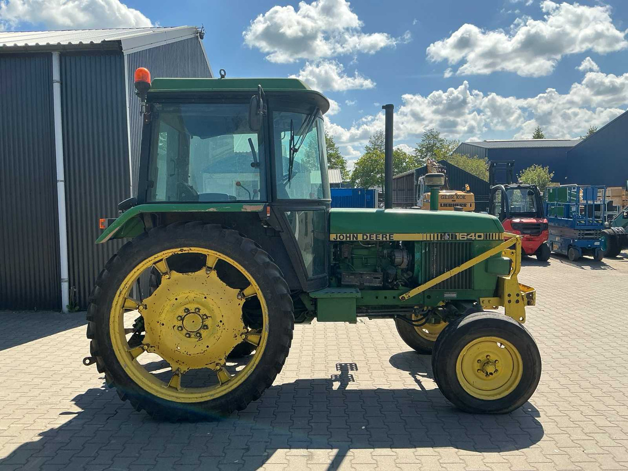 John Deere 1640 Synchron - Tracteur agricole: photos 4 John Deere 1640 Synchron - Tracteur agricole: photos 4