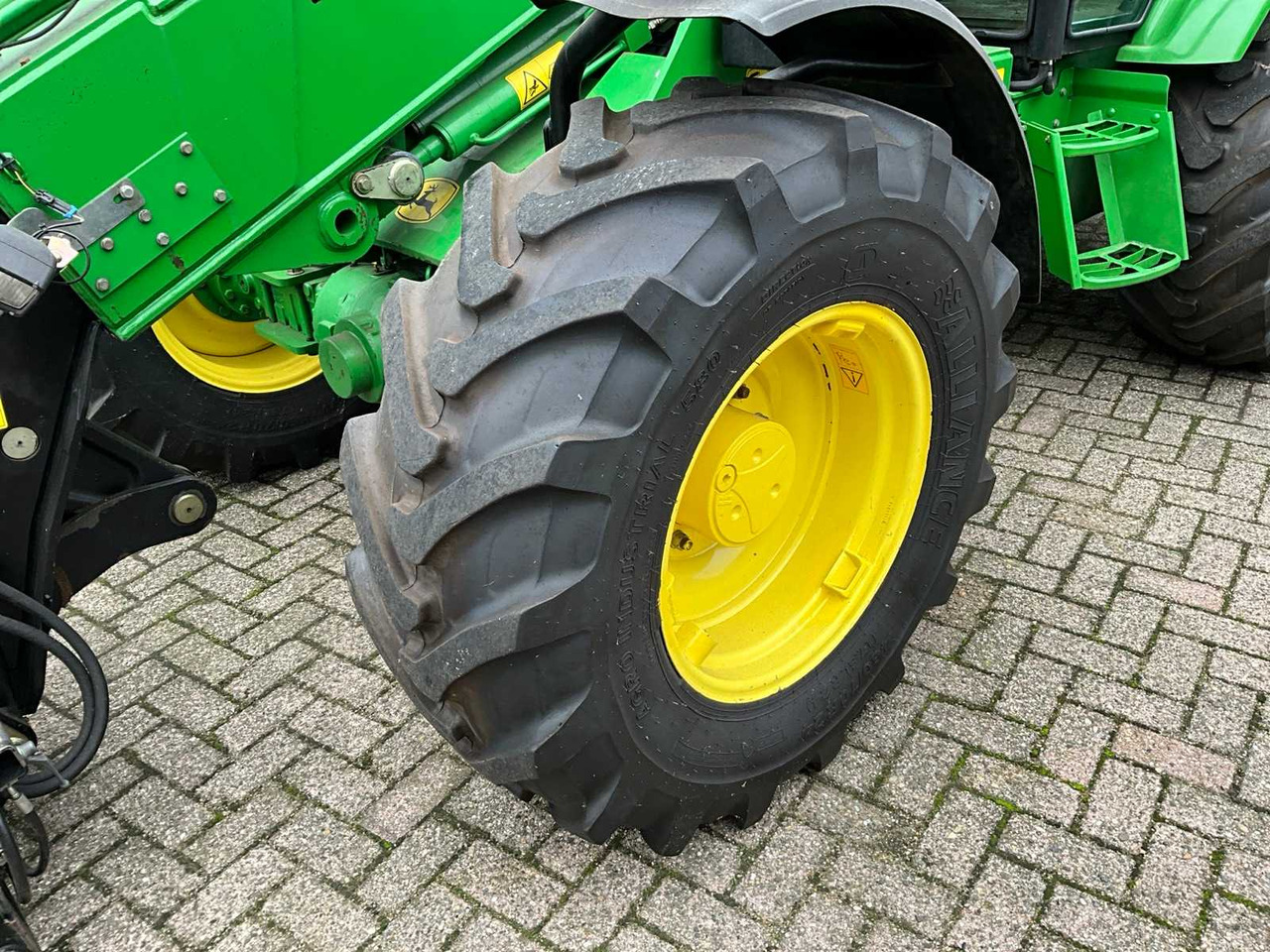 John Deere 3800 - Chargeuse sur pneus: photos 5 John Deere 3800 - Chargeuse sur pneus: photos 5