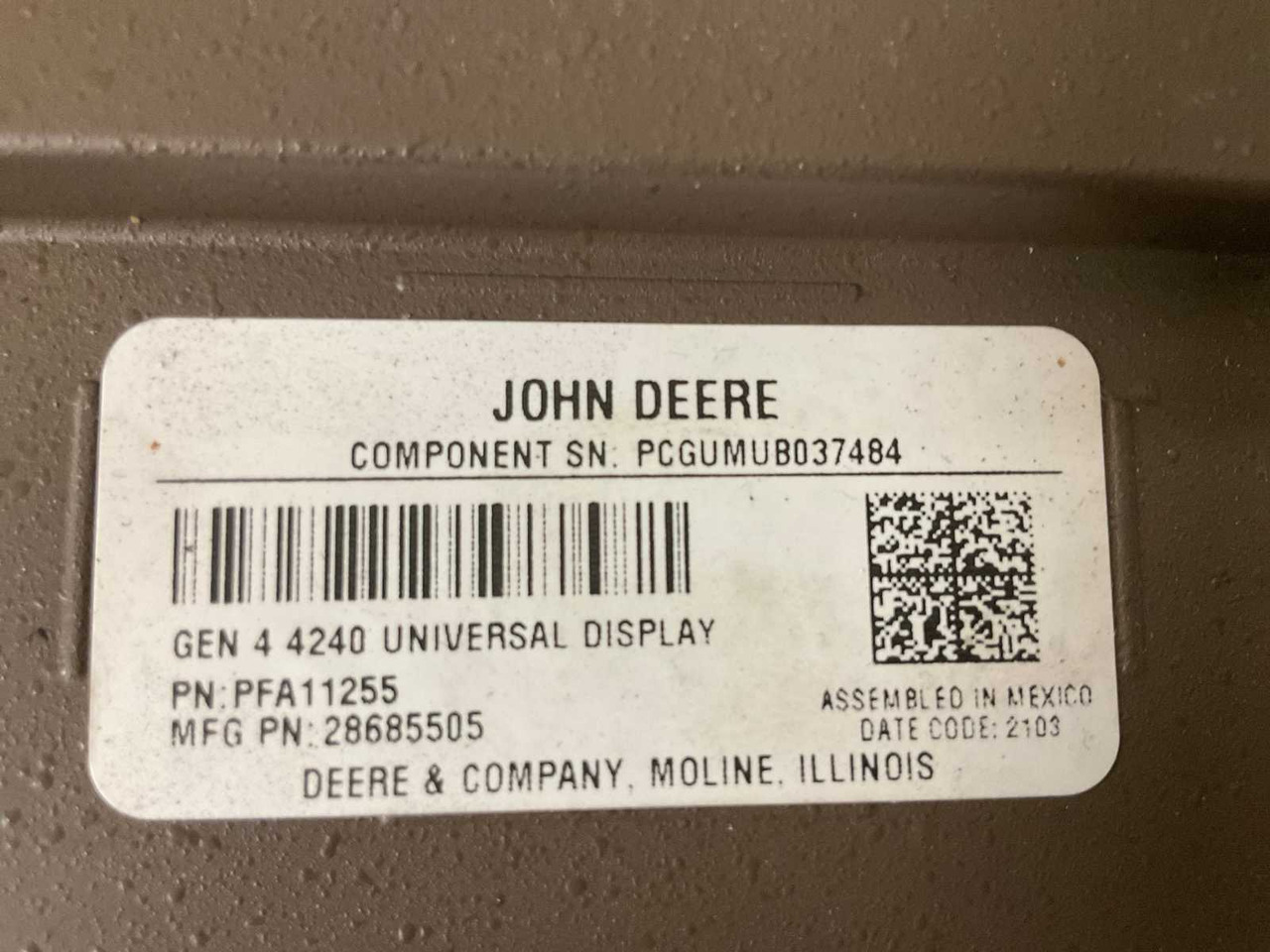 John Deere GEN4 4240 - Chargeur frontal pour tracteur: photos 3 John Deere GEN4 4240 - Chargeur frontal pour tracteur: photos 3