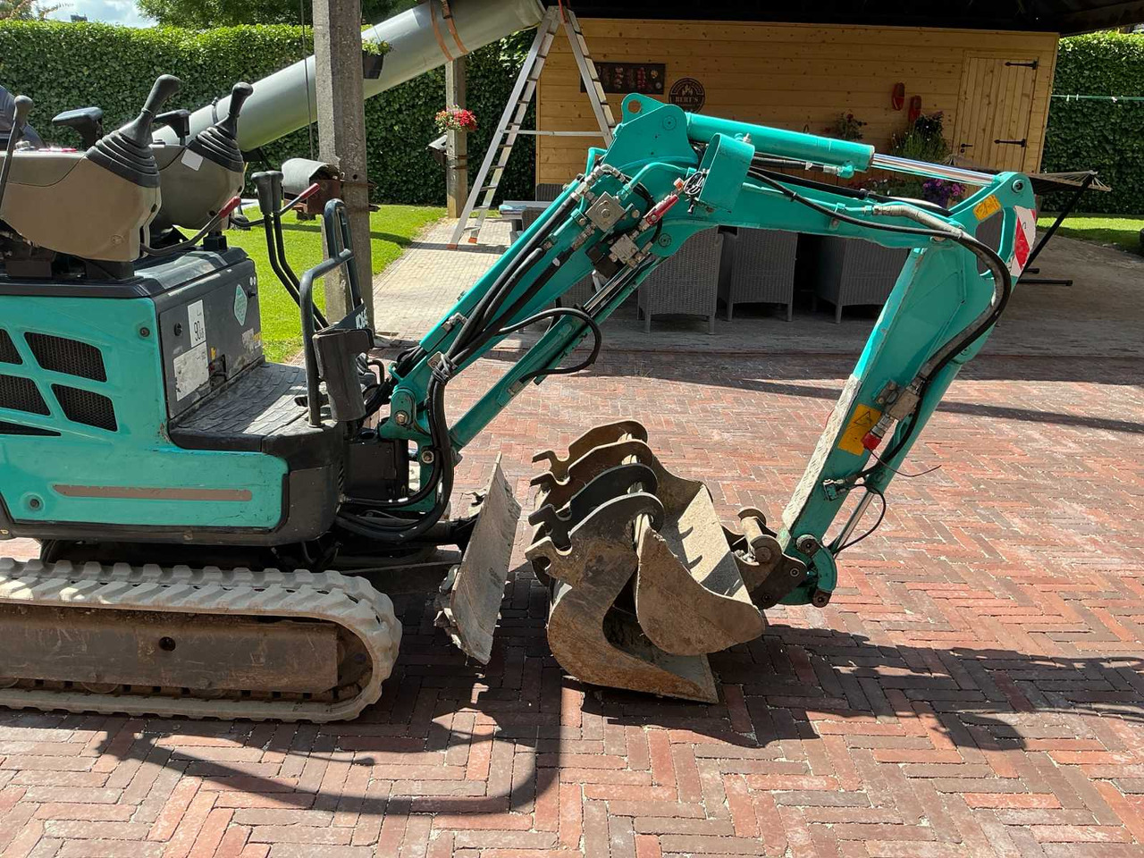 Kobelco SK10SR-2 - Mini pelle: photos 4 Kobelco SK10SR-2 - Mini pelle: photos 4