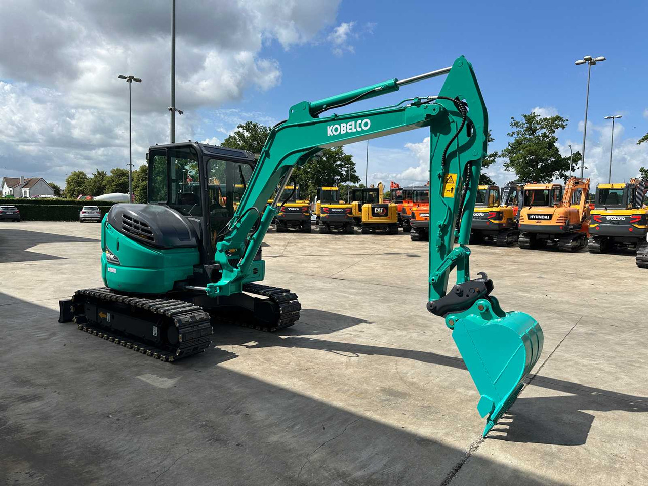 Kobelco SK55SRX-6 - Pelle sur chenille: photos 3 Kobelco SK55SRX-6 - Pelle sur chenille: photos 3