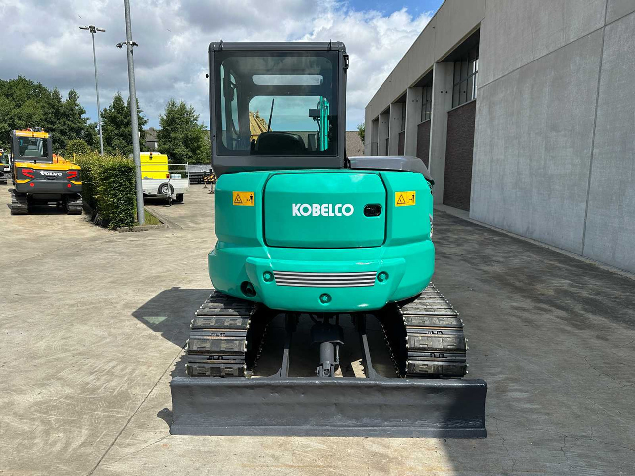 Kobelco SK55SRX-6 - Pelle sur chenille: photos 5 Kobelco SK55SRX-6 - Pelle sur chenille: photos 5