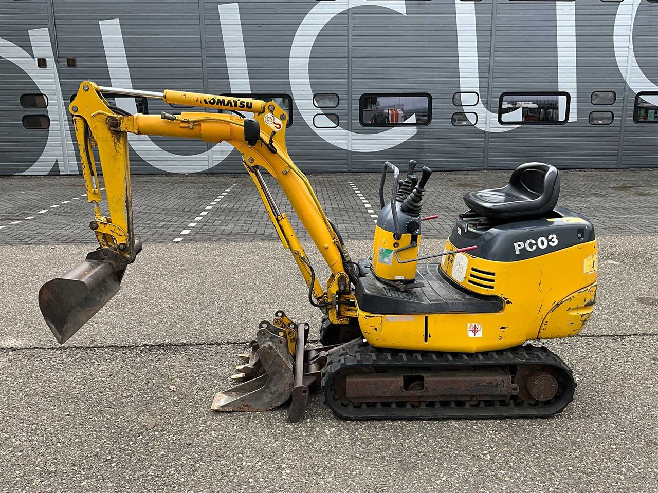 Komatsu PC03 - Mini pelle: photos 2 Komatsu PC03 - Mini pelle: photos 2