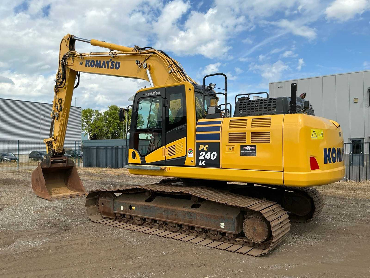 Komatsu PC240LC - Pelle sur chenille: photos 3 Komatsu PC240LC - Pelle sur chenille: photos 3