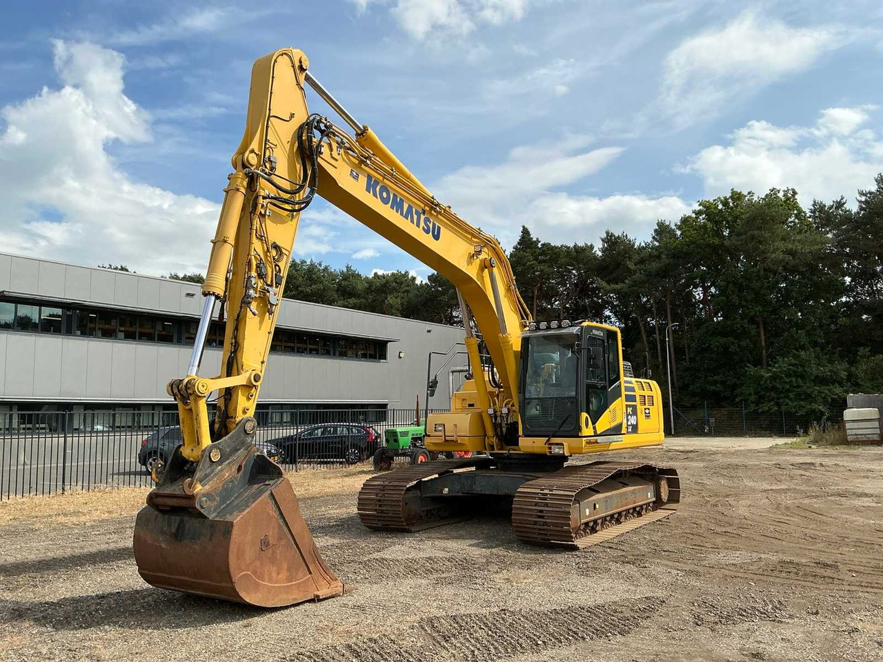 Komatsu PC240LC - Pelle sur chenille: photos 1 Komatsu PC240LC - Pelle sur chenille: photos 1