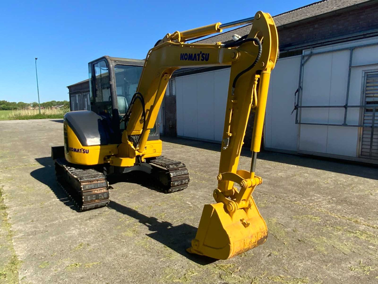 Komatsu PC40MR-3 - Pelle sur chenille: photos 1 Komatsu PC40MR-3 - Pelle sur chenille: photos 1