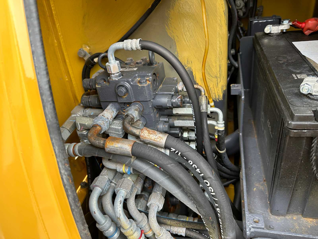 Pelle sur chenille Komatsu PC56-7: photos 19