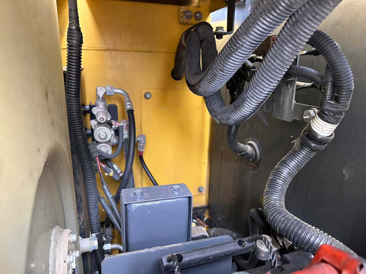 Pelle sur chenille Komatsu PC56-7: photos 20