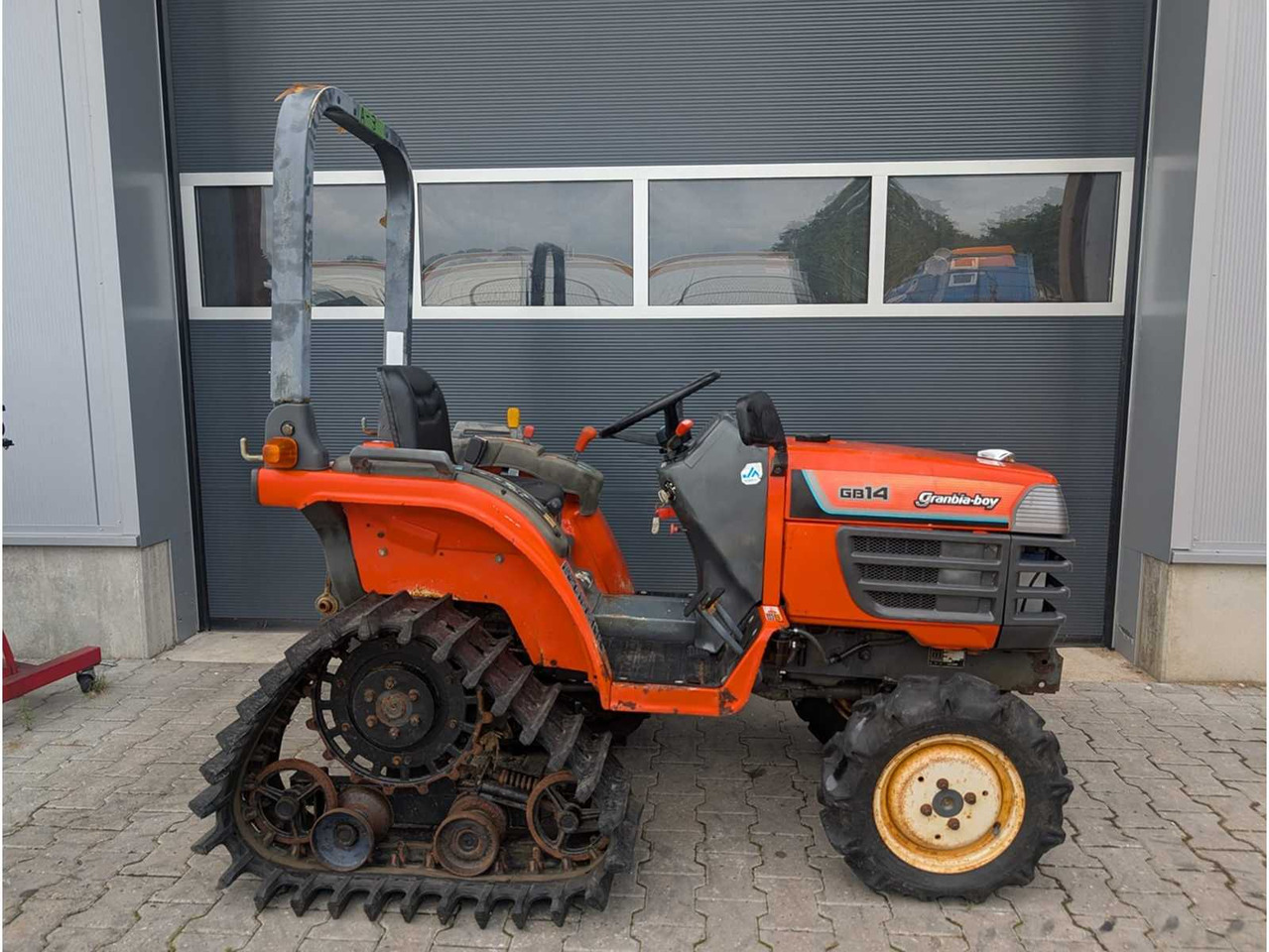 Kubota GB14 - Tracteur communal: photos 2 Kubota GB14 - Tracteur communal: photos 2