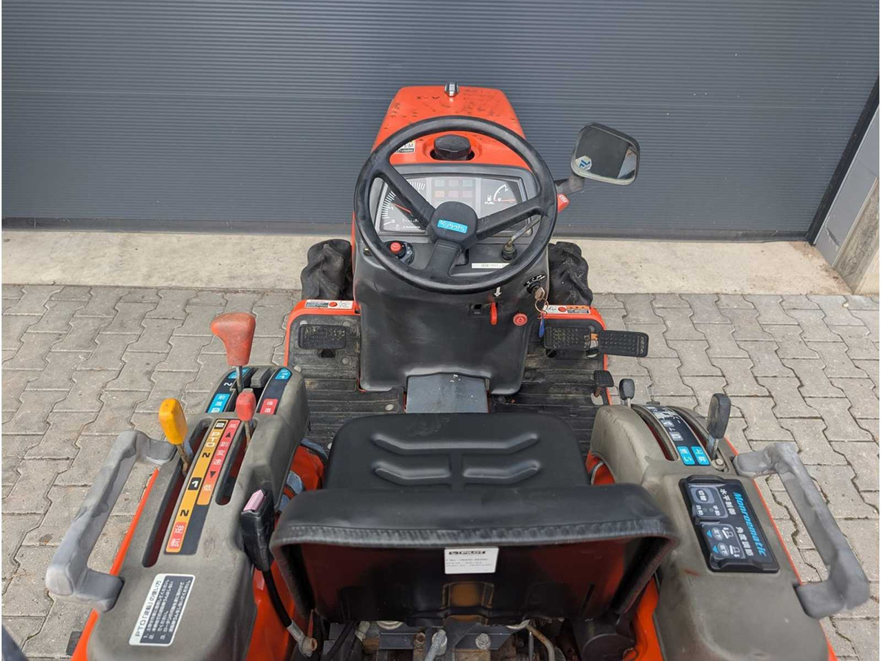 Kubota GB14 - Tracteur communal: photos 5 Kubota GB14 - Tracteur communal: photos 5