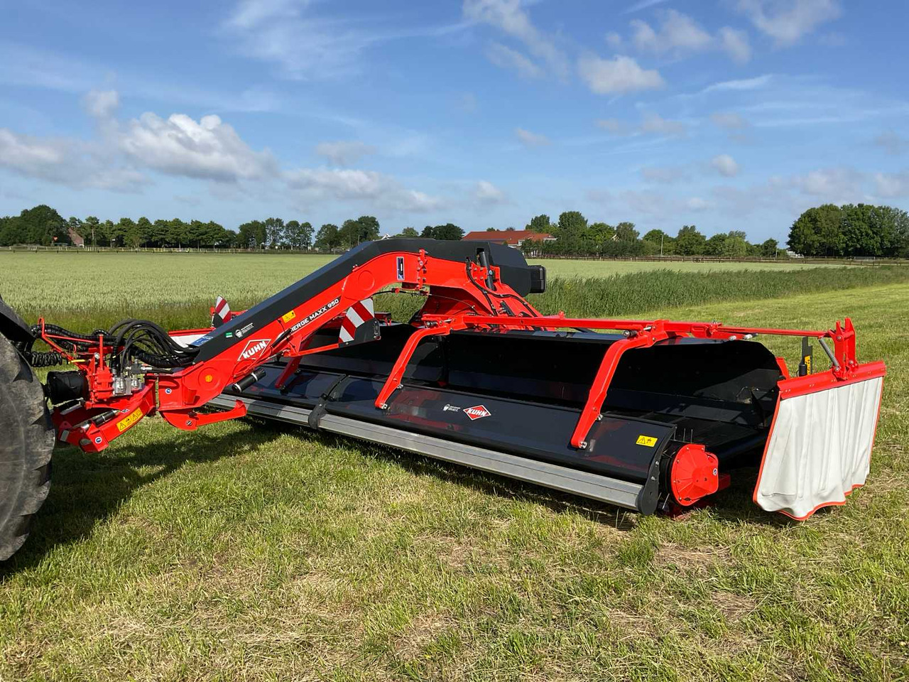 Kuhn Merge Maxx 950 - Matériel de fenaison: photos 1 Kuhn Merge Maxx 950 - Matériel de fenaison: photos 1