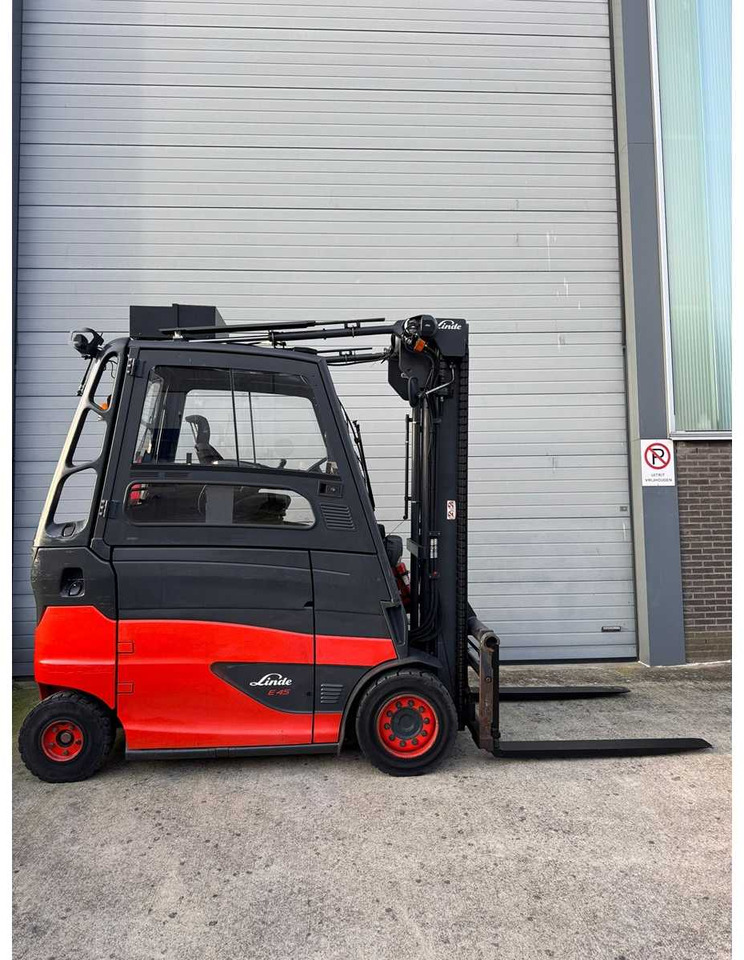 LINDE - 2020 - E-45-HL-01-600 - FORK POSITIONER, SIDE-SHIFT - FORKLIFT - Chariot élévateur: photos 3 LINDE - 2020 - E-45-HL-01-600 - FORK POSITIONER, SIDE-SHIFT - FORKLIFT - Chariot élévateur: photos 3