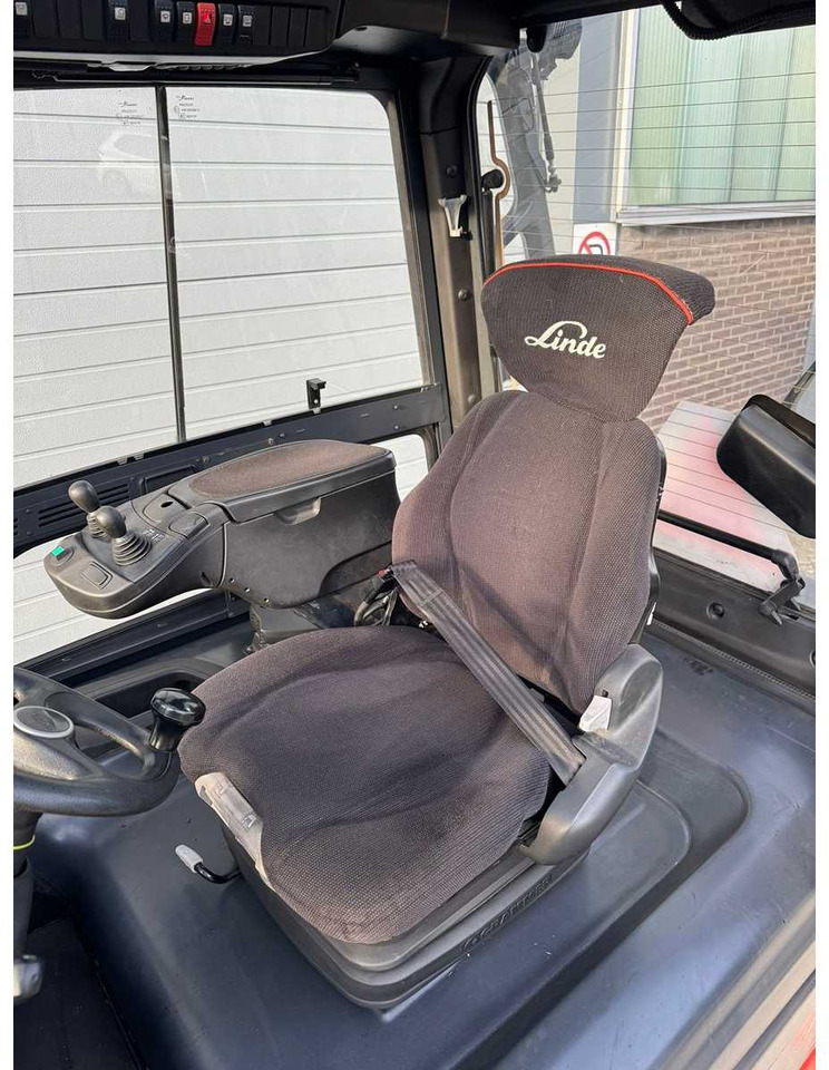 LINDE - 2020 - E-45-HL-01-600 - FORK POSITIONER, SIDE-SHIFT - FORKLIFT - Chariot élévateur: photos 5 LINDE - 2020 - E-45-HL-01-600 - FORK POSITIONER, SIDE-SHIFT - FORKLIFT - Chariot élévateur: photos 5