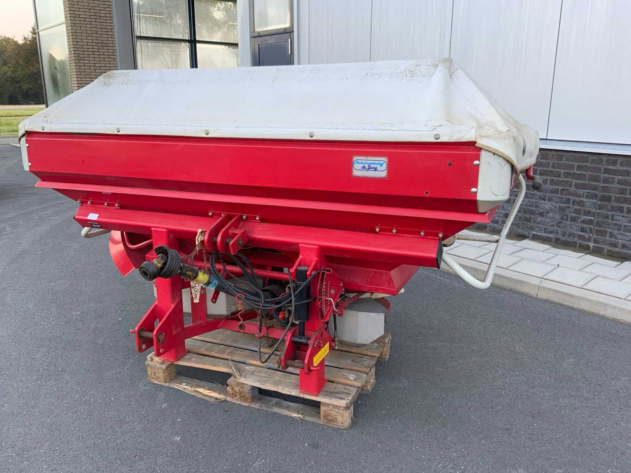 Lely SX 3000 - Distributeur d'engrais: photos 1 Lely SX 3000 - Distributeur d'engrais: photos 1