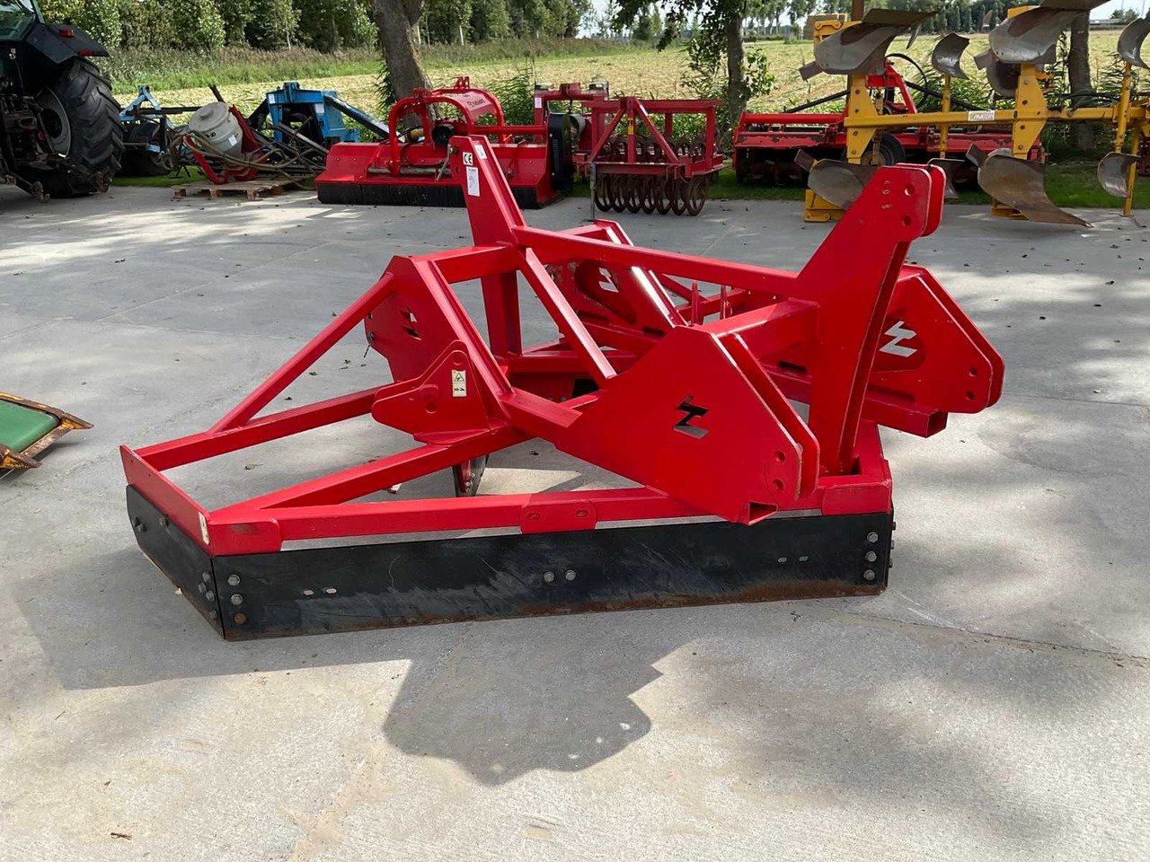 Awemak Scraper 300 - Machine agricole: photos 3 Awemak Scraper 300 - Machine agricole: photos 3