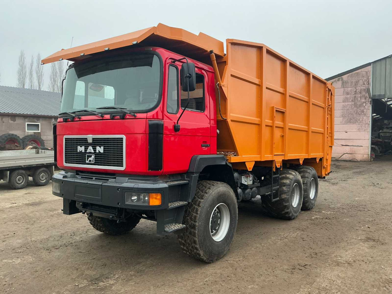 MAN F90 - Machine agricole: photos 1 MAN F90 - Machine agricole: photos 1