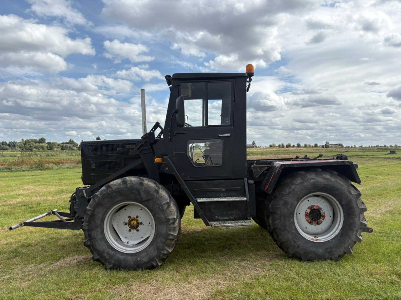 Mercedes-Benz MB Trac 65-70 - Tracteur agricole: photos 3 Mercedes-Benz MB Trac 65-70 - Tracteur agricole: photos 3