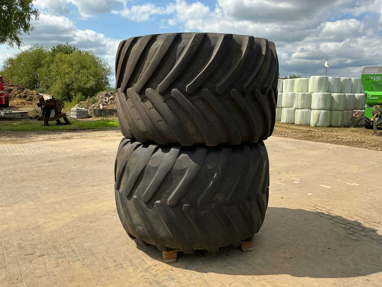 Michelin BKT - Pneus et jantes pour Tracteur agricole: photos 2 Michelin BKT - Pneus et jantes pour Tracteur agricole: photos 2
