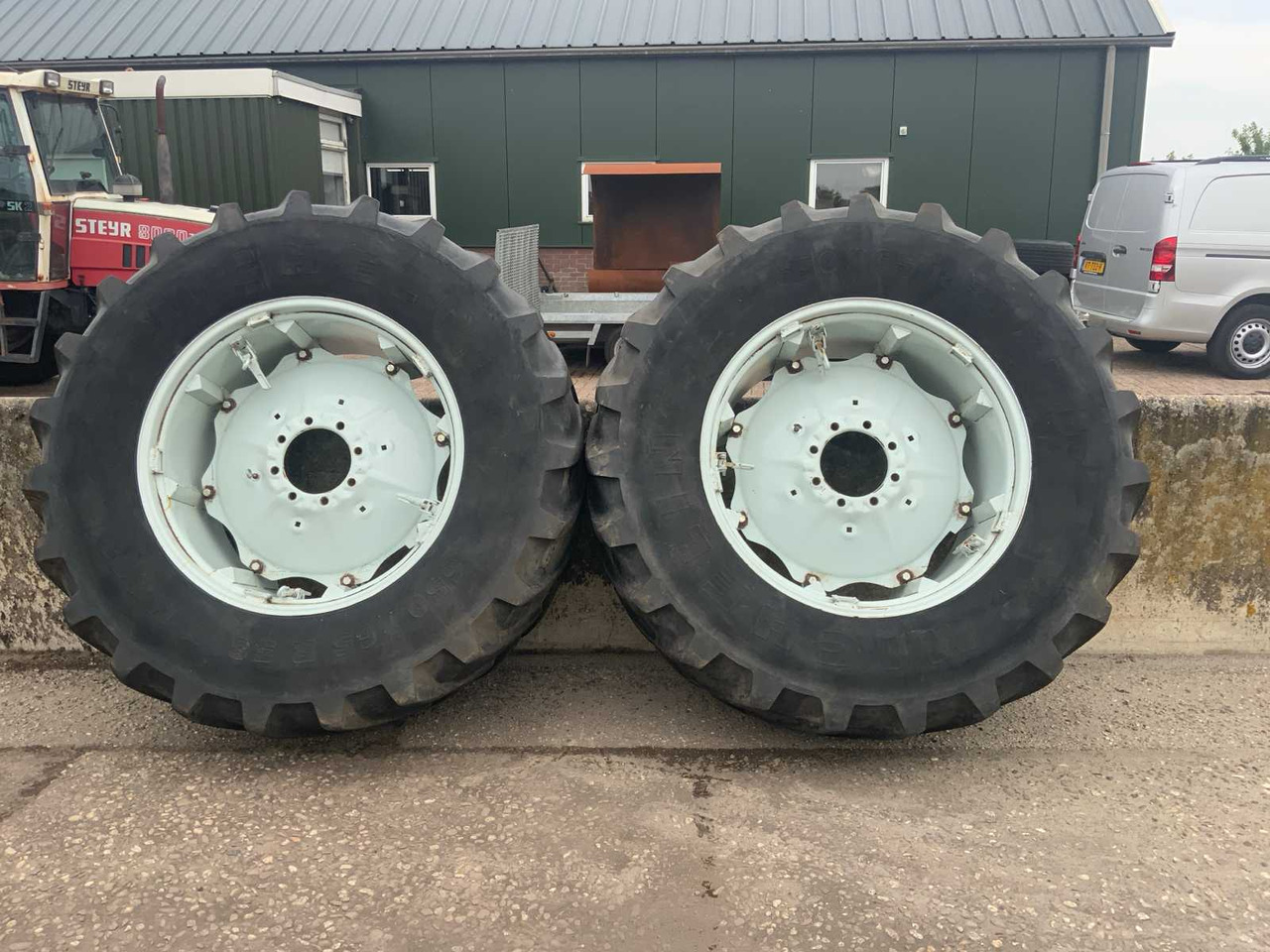 Michelin XM108 - Pneus et jantes pour Tracteur agricole: photos 1 Michelin XM108 - Pneus et jantes pour Tracteur agricole: photos 1