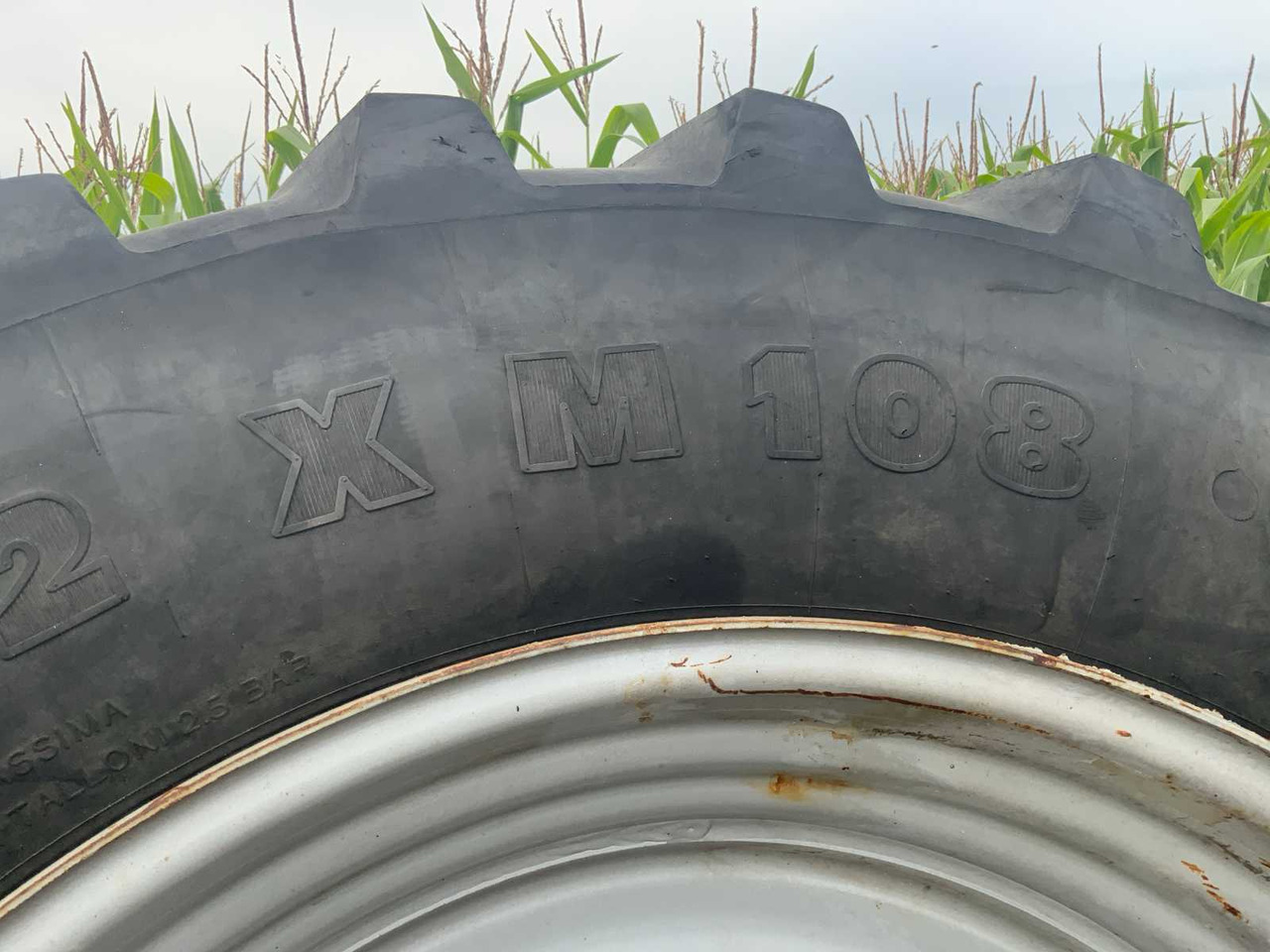 Michelin XM108 - Pneus et jantes pour Tracteur agricole: photos 4 Michelin XM108 - Pneus et jantes pour Tracteur agricole: photos 4