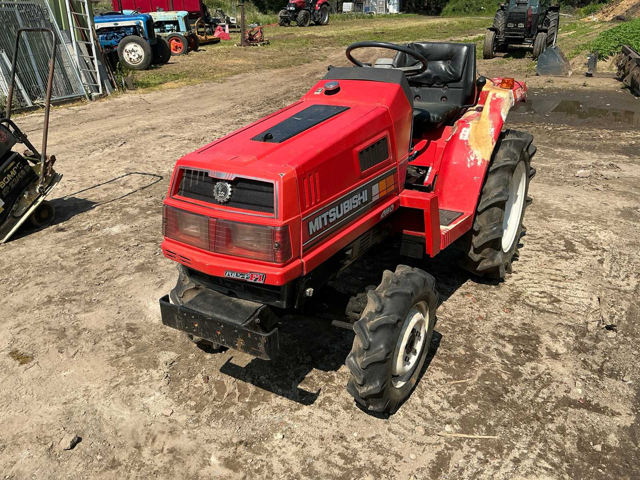 Mitsubishi MT15 - Micro tracteur: photos 1 Mitsubishi MT15 - Micro tracteur: photos 1