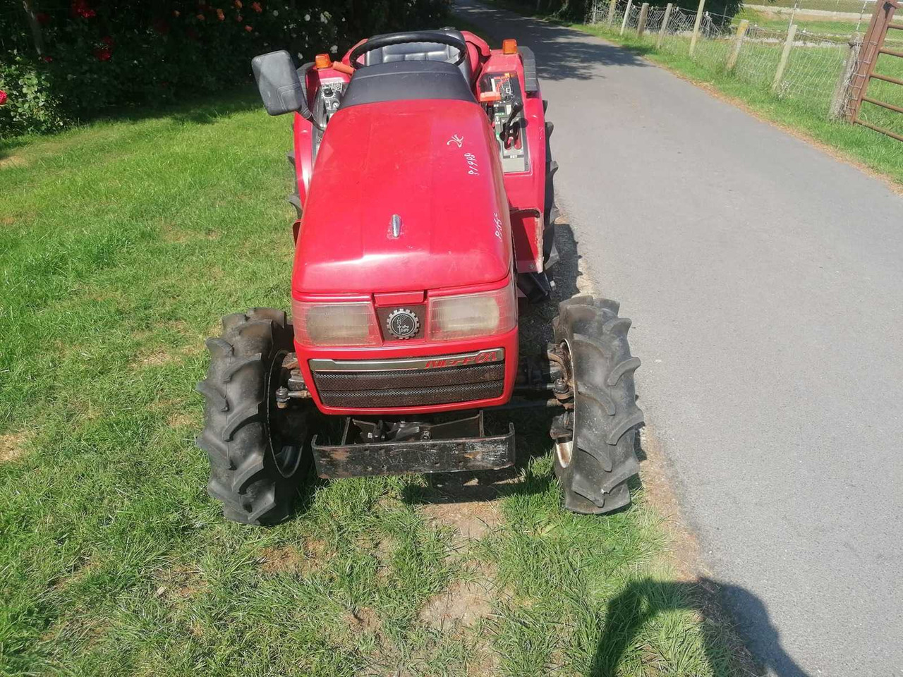 Mitsubishi MT205 - Micro tracteur: photos 2 Mitsubishi MT205 - Micro tracteur: photos 2